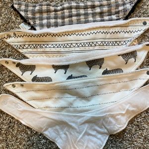Set of 5 baby bibs